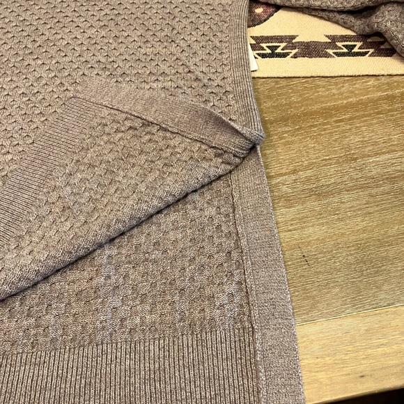 Athleta Sweater - Picture 6 of 7